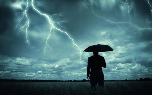 Blitz, Bildquelle: iStockphoto.com/Solarseven