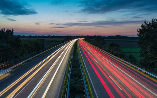 Datenautobahnen in Deutschland: Geht der Breitbandausbau voran? ((Bildquelle: Thinkstock/iStock))
