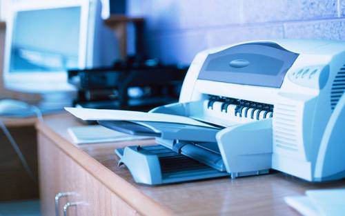 Ein Drucker im Büro