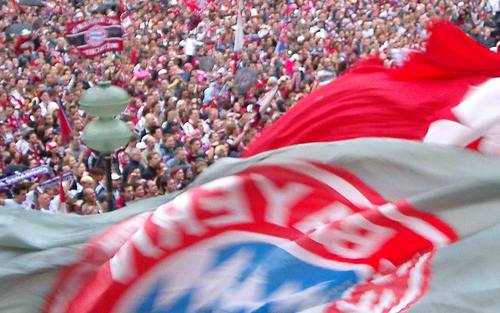 FC-Bayern-Fans, Bildquelle: © Alexander Hauk/bayern-nachrichten.de/pixelio.de