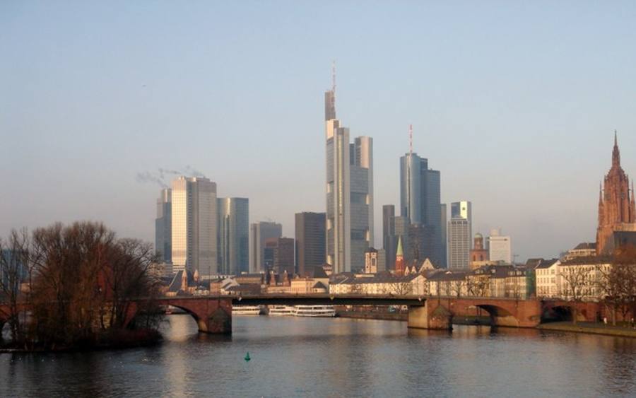 Frankfurt, Bildquelle: © Makrodepecher/pixelio.de