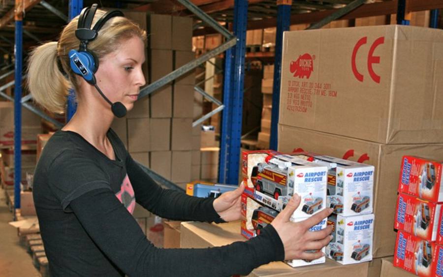 Frau mit Headset, Bildquelle: Vocollect/Intermec/Industrie-Contact