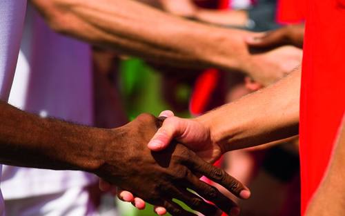 Handschlag, Bildquelle: iStockphoto.com/Pgiam