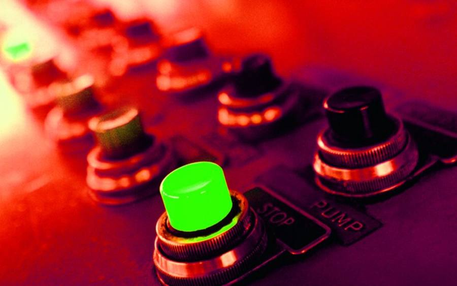 Kontrollpult, Bildquelle: Thinkstock/Stockbyte