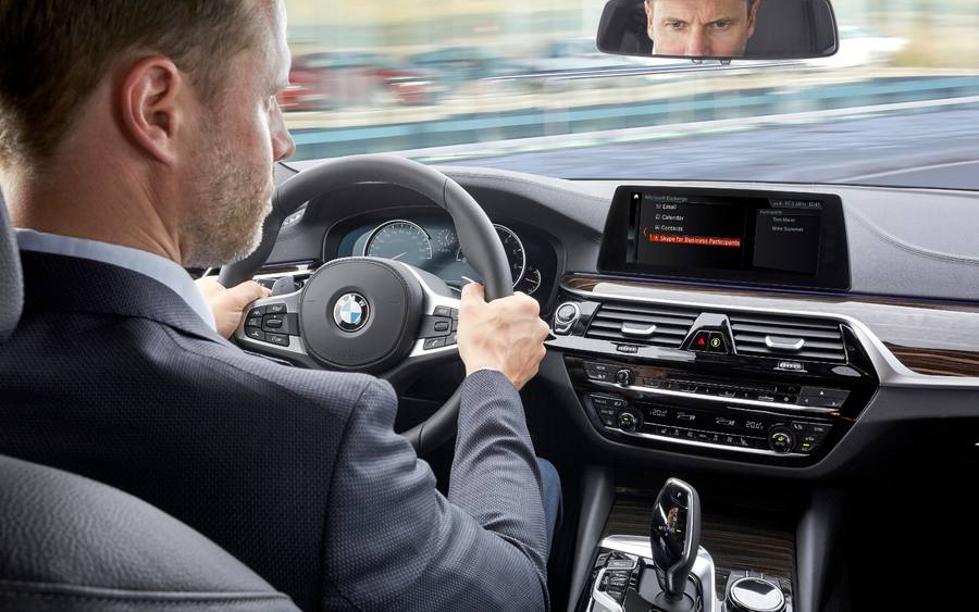 Mit BMW Connected bietet BMW einen persönlichen, digitalen Mobilitätsassistenten.