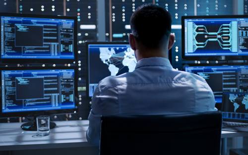 Damit Unternehmen die Vorteile der neuen Cloud-Infrastrukturen voll ausnutzen können, ist eine Anpassung der Überwachungs- und Verwaltungs-Tools nötig.