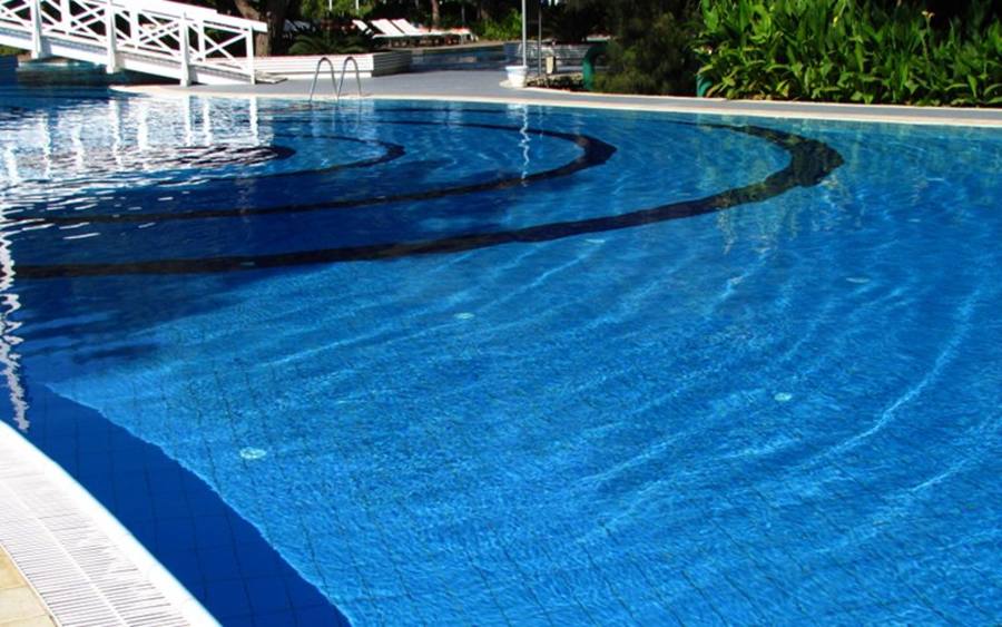 Pool, Bildquelle: Rainer Sturm/pixelio.de