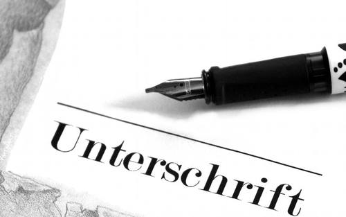 Unterschrift, Bildquelle: Angela Parszyk/pixelio.de