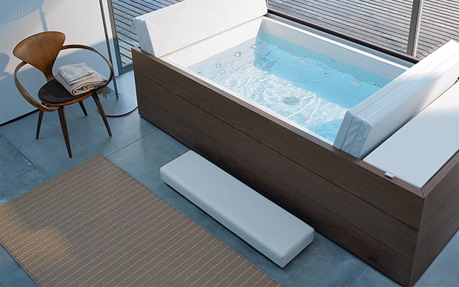Duravit entwickelt und fertigt u.a. Badmöbel, Dusch- und Badewannen.