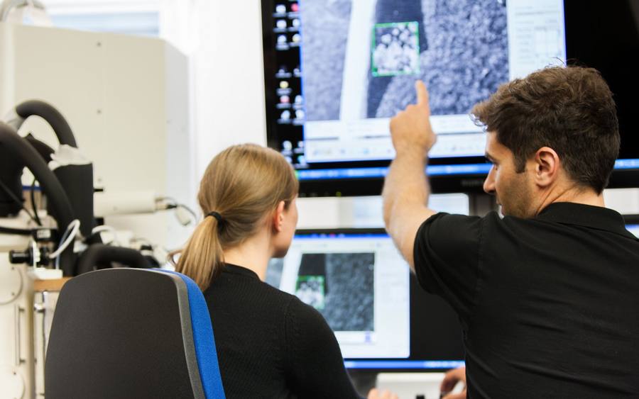 Carl Zeiss Microscopy GmbH