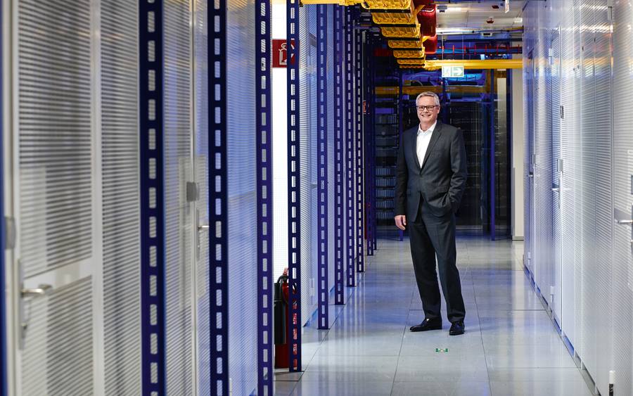 Donald Badoux, Equinix
