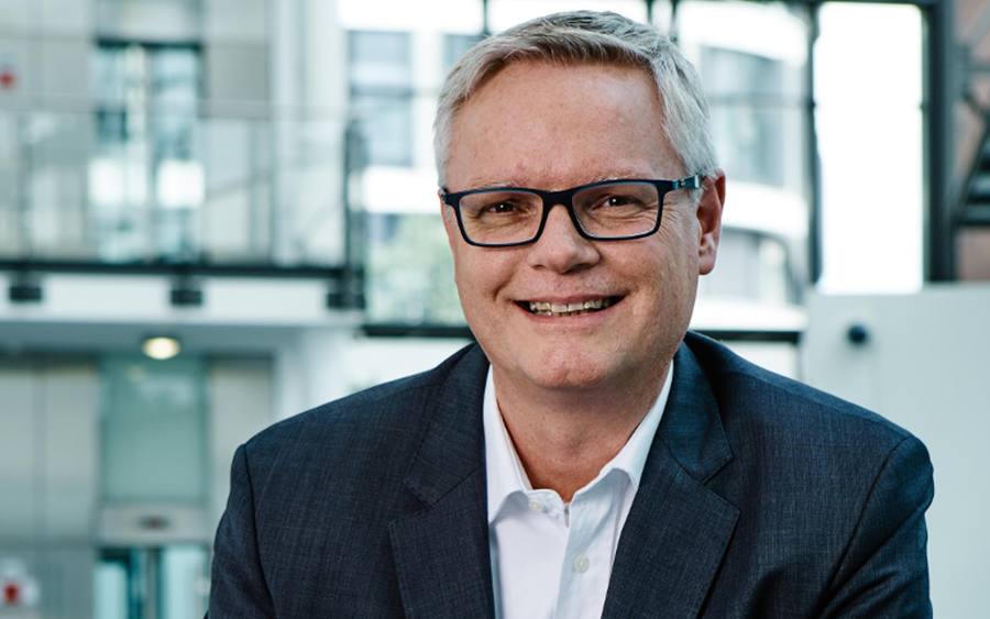 Donald Badoux, Equinix Deutschland