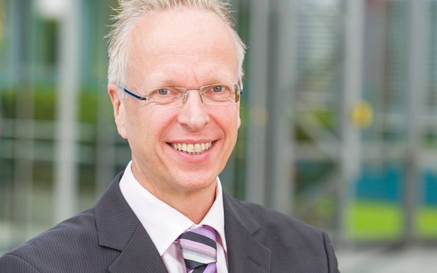 Michael Schmidt-Voigt, Oracle