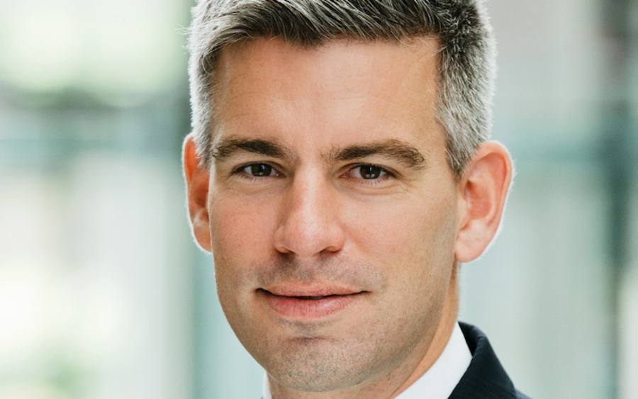 Schellong war zuvor in leitenden Positionen internationaler IT-Unternehmen tätig, u.a. bei CSC als General Manager für den Cybersecurity-Bereich in Zentral- und Osteuropa, Italien und Türkei