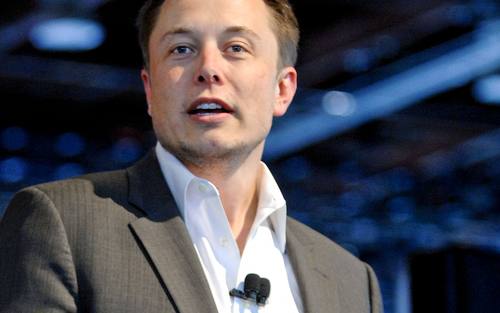 Elon Musk fordert schon länger eine proaktive Gesetzgebung in Sachen KI.