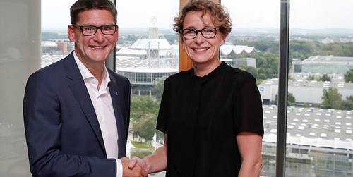 Oliver Frese, Vorstand der Deutschen Messe AG und Martina Koederitz, Vorsitzende der Geschäftsführung IBM Deutschland 