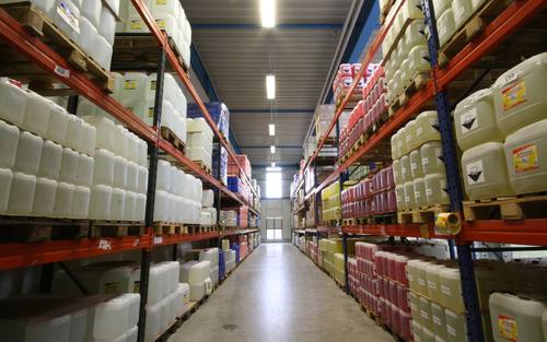Becker Chemie ist erfolgreich in der Entwicklung, Herstellung und dem Vertrieb von chemischen Qualitätsprodukten.