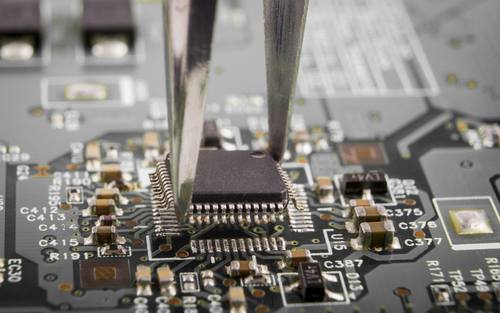 Elektronisches Bauteil