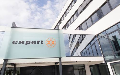 In der über 50-jährigen Unternehmensgeschichte konnte sich Expert eine starke Position im Markt erarbeiten.