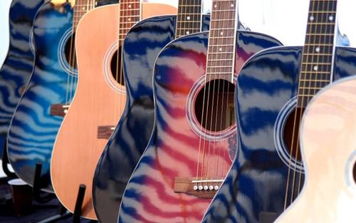 Gitarren, Bildquelle: Rolf van Melis/pixelio.de