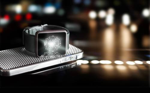Erfolgt künftig die Überwachung und Wartung von Industrieanlagen per Smartwatch?