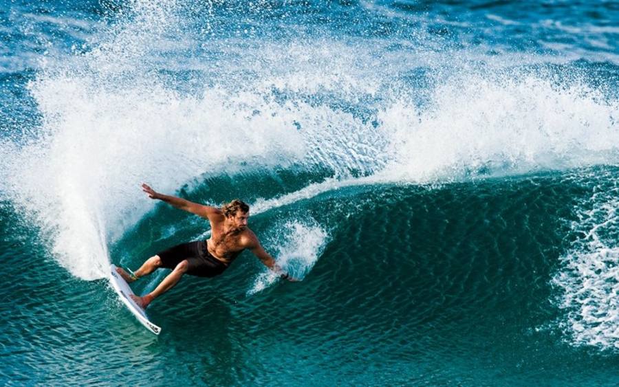 Surfer, Bildquelle: Reef, Surfer Jay Thompson