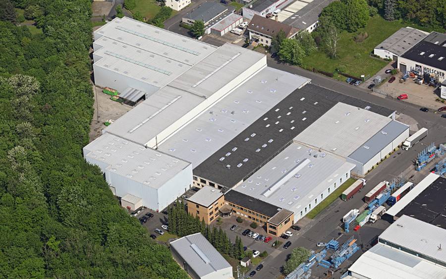 Die Ludwig Zenger Industrie-Service GmbH ist Spezialist im Bereich der Marketing-Logistik.