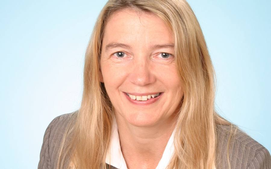 Angelika Benes, Syska