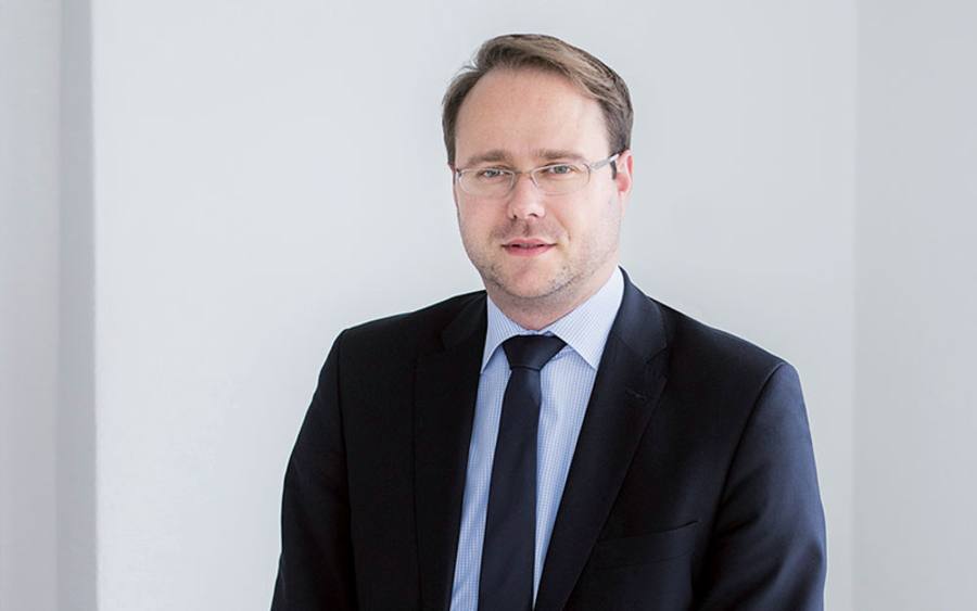 Hier müssen Entscheidungsträger und Mitarbeiter mitgenommen, überzeugt und unter Umständen auch geschult werden.“ Dr. Daniel Wagenführer, TA