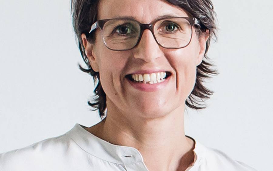 „Die größte Veränderung geschah mit der Umstellung von analogen auf digitale Vorbe-stellungen. Durch die direkte Anbindung von Magento an unser ERP-System veränderte sich unsere Arbeitsweise, die manuelle Eingabe und Validierung der Bestellungen ent