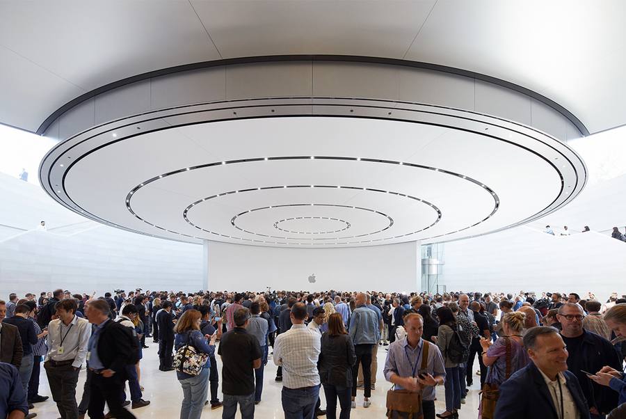Im Steve-Jobs-Thater auf dem Apple Campus