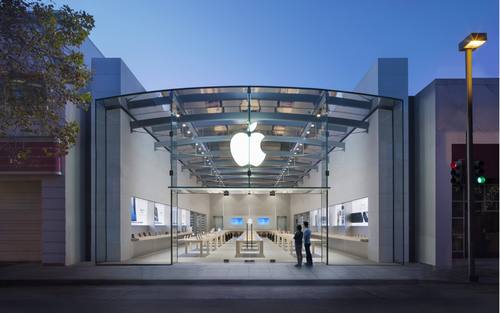 Apple will den Passwortschutz zweier iPhones von Attentätern auch auf Druck von Behörden nicht aufheben.