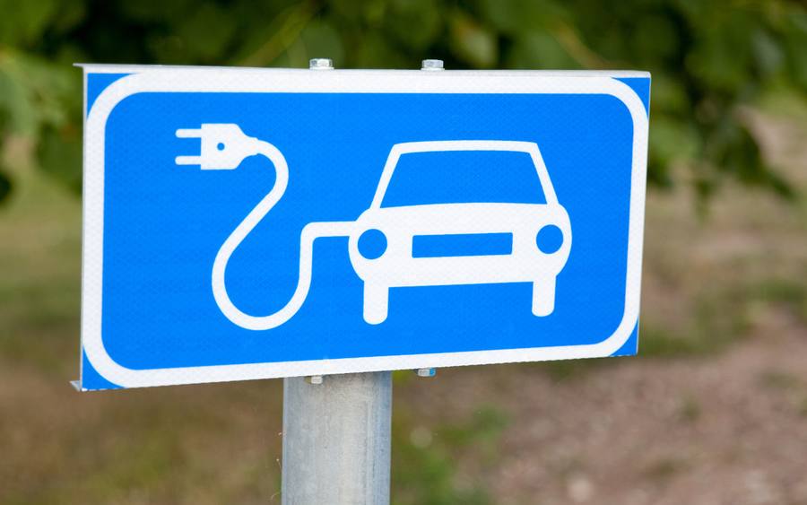 Scheitern Elektroautos im Massenmarkt an der fehlenden Ladesäuleninfrastruktur?