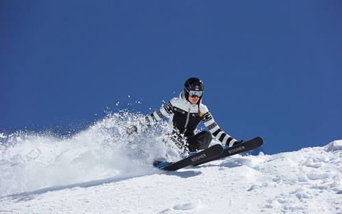 Bogner Skifahrerin