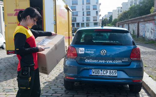 DHL liefert Pakete in VW Polo-Kofferraum 