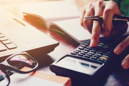 Mit dem Taschenrechner die Finanzierung ausrechnen