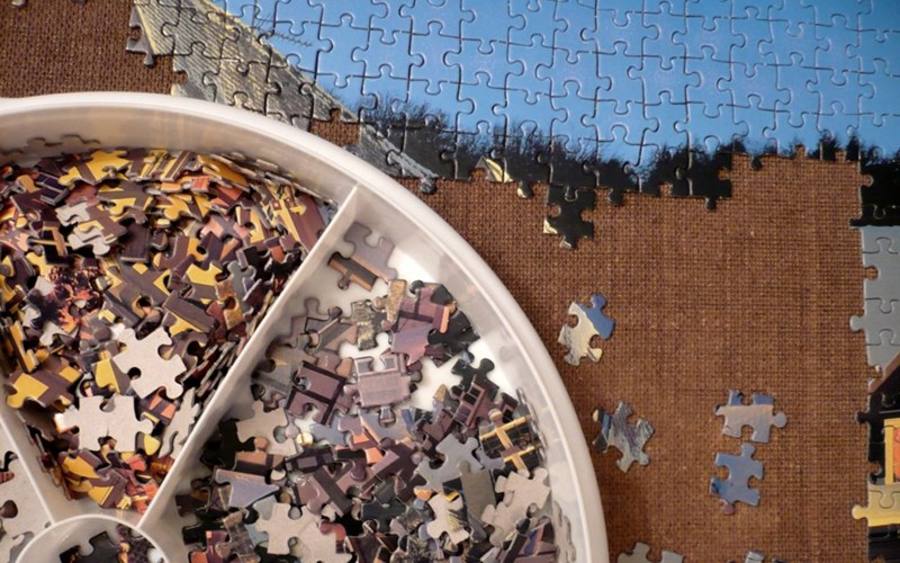 Puzzle, Bildquelle: Jetti Kuhlemann/pixelio.de