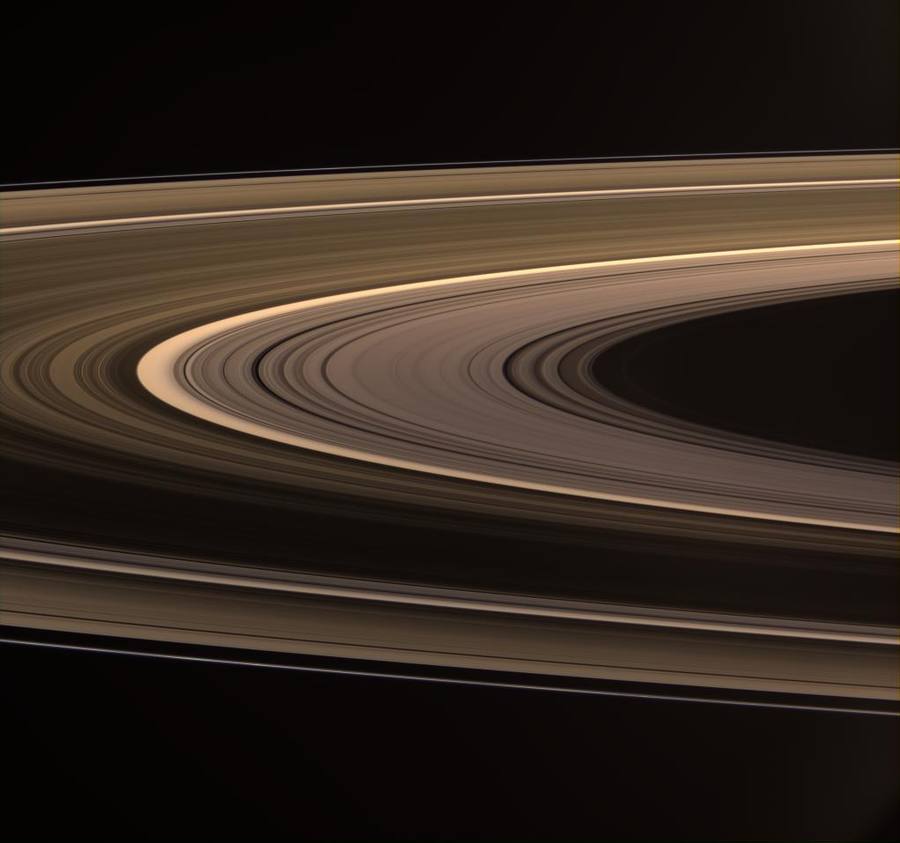 Die Ringe des Saturn aus der Nähe
