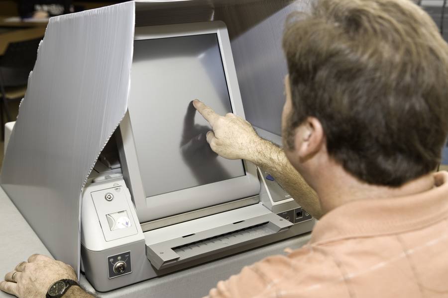 Ein US-Wahlcomputer mit Touchscreen