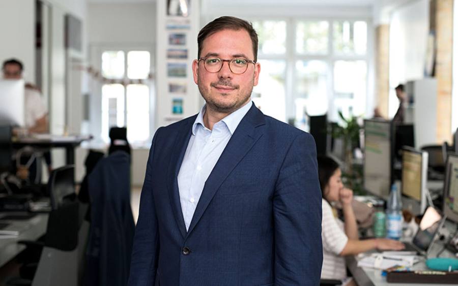 Maxim Nohroudi, Door 2 Door