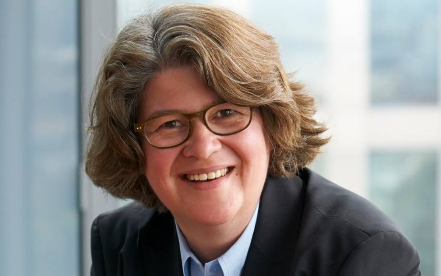 Vera Schneevoigt, Fujitsu
