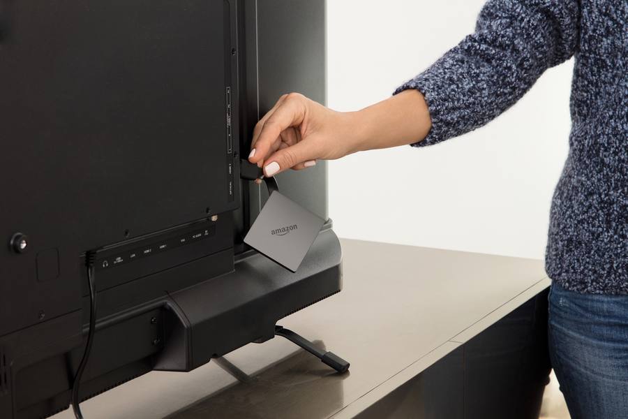 Das neue Fire TV kommt im neuen rautenförmigen Design und bietet ab sofort neben 4K Ultra-HD-Streaming auch HDR. 