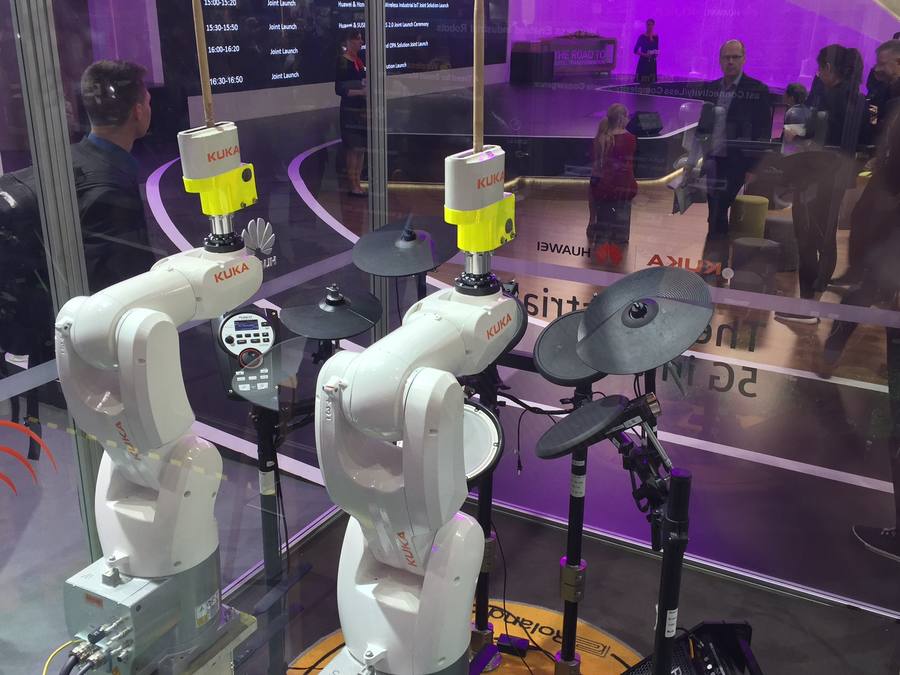 Huawei setzt einen Kuka-Roboter ans Schlagzeug