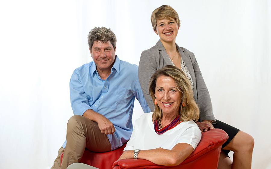 Monica Culen (v.r.n.l.), Gründerin und CEO der Roten Nasen, Giora Seeliger, Künstlerischer Leiter, und Dr. Anne Hoenen