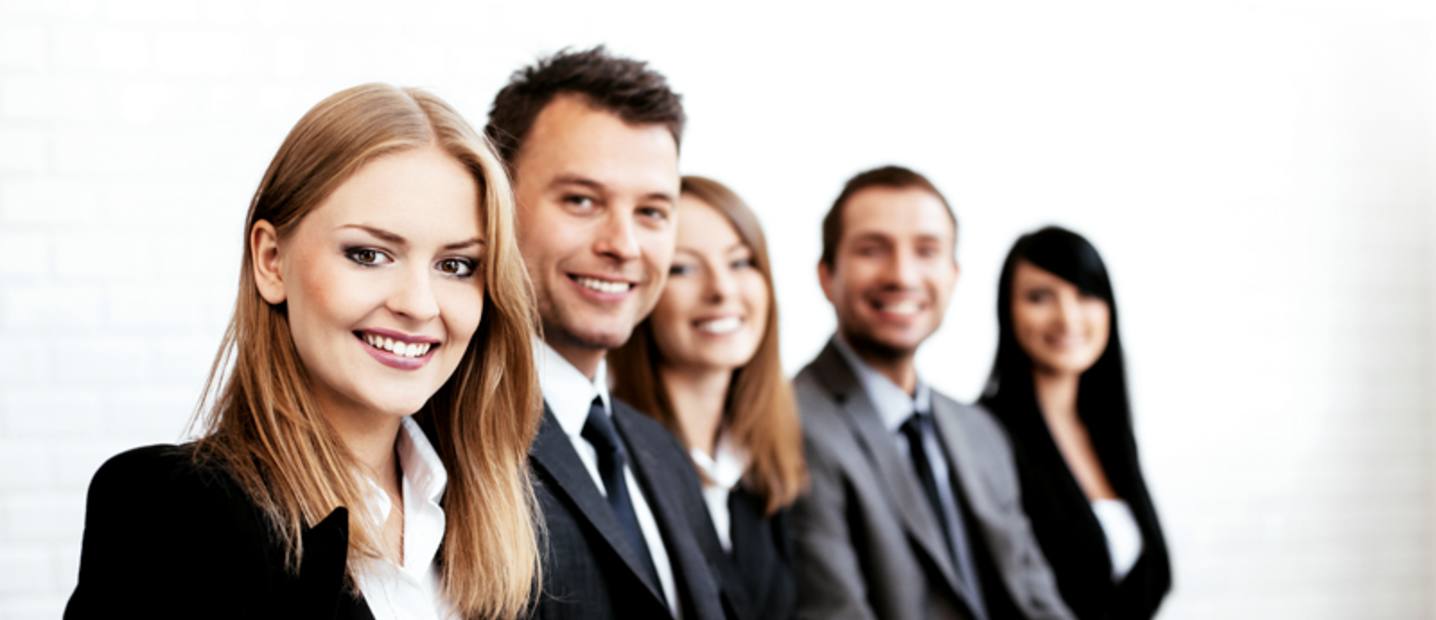 Trusted Cloud: Was Wissen über Cloud-Services ist meist abhängig von der Unternehmensgröße.