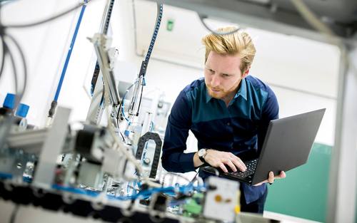 Ingenieur bei der Arbeit