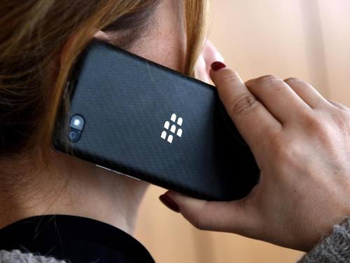 Blackberry ist vielen frühen Smartphone-Nutzern ans Herz gewachsen. Doch inzwischen spielt der Pionier kaum noch eine Rolle in dem Markt. Foto: Caroline Seidel/Archiv