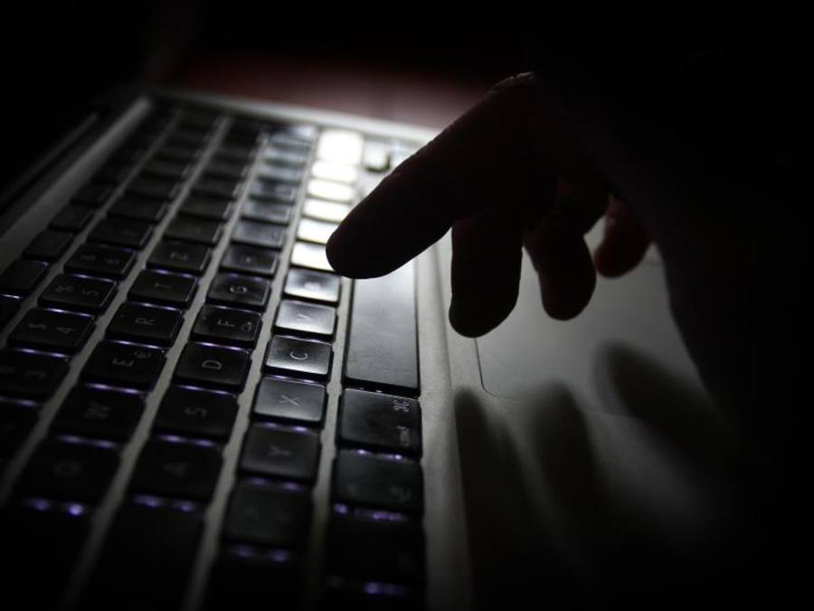 Eine neue Sicherheitsbehörde soll Techniken für die Überwachung des Internets und von Messenger-Diensten entwickeln. Foto: Karl-Josef Hildenbrand / Symbolbild