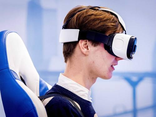 Mit seinem aktuellen Smartphone Galaxy S7 hatte Samsung die Verbreitung der Gear VR forciert, indem sie zum Handy beigepackt wurde. Koen Van Weel/Archiv Foto: Koen Van Weel