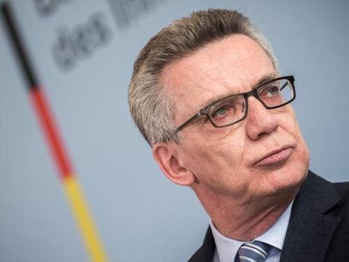 Bundesinnenminister Thomas de Maizière will den Berichten zufolge die Zuständigkeiten der Sicherheitsbehörden verändern, um digitalen Angriffen besser begegnen zu können. Foto: Michael Kappeler